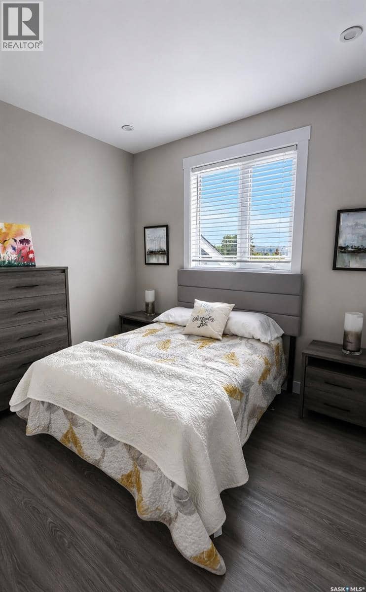 101 Jacobson DRIVE — photo 17 of 40