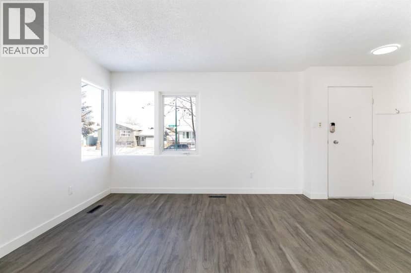 47 Olsen Street, Red Deer, photo 3