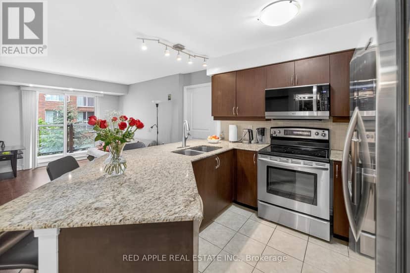 204 - 872 Sheppard Avenue W — photo 17 of 40