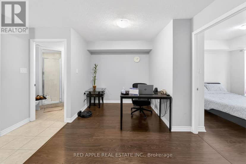 204 - 872 Sheppard Avenue W — photo 20 of 40
