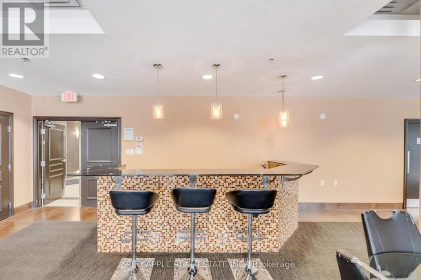 204 - 872 Sheppard Avenue W — photo 37 of 40
