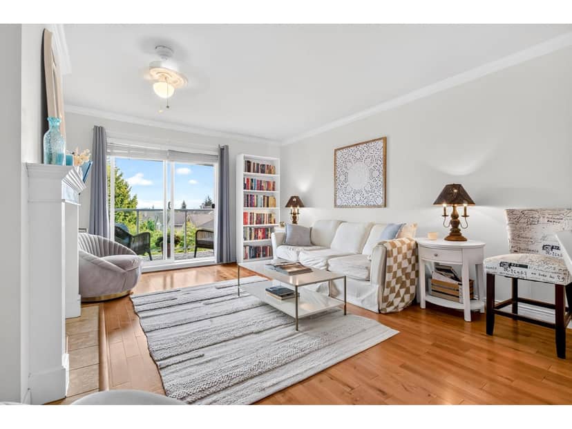 303 1500 Merklin Street, White Rock, photo 2