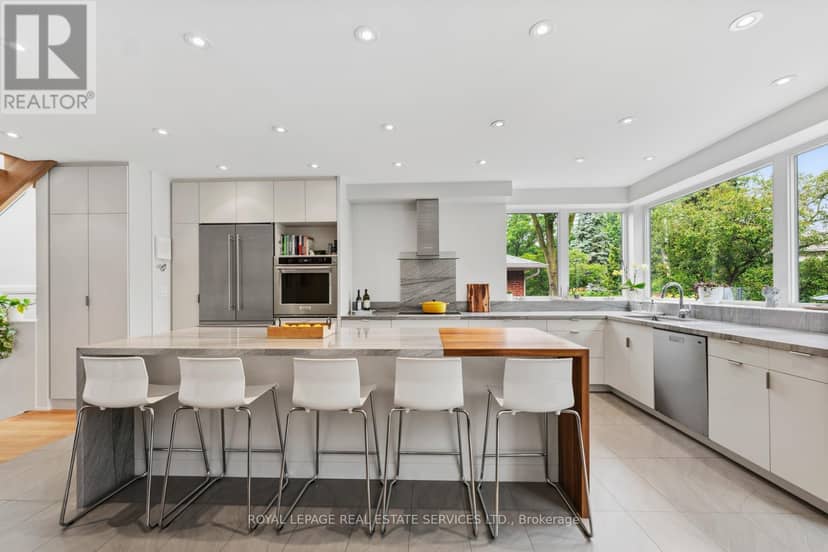 8 Firwood Crescent — photo 11 of 40