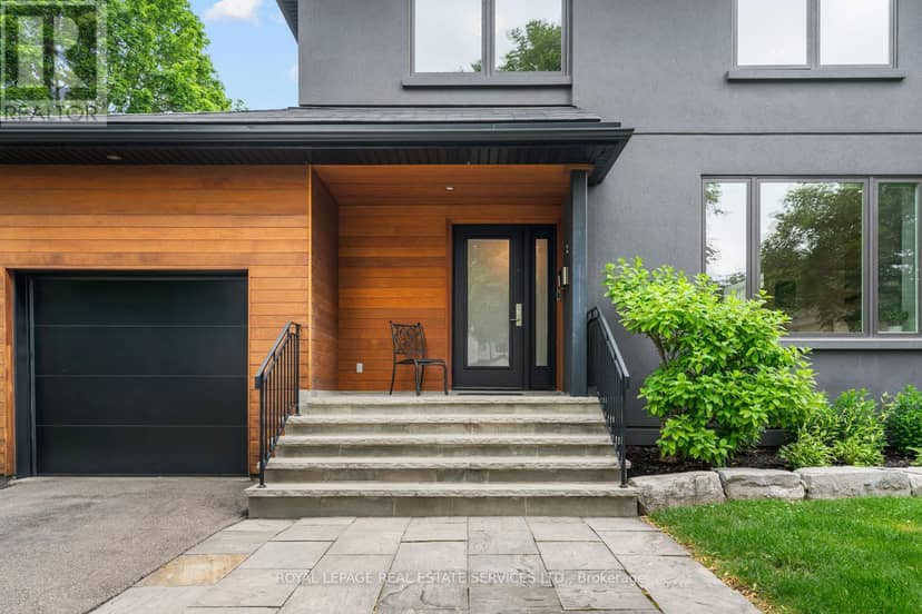 8 Firwood Crescent — photo 2 of 40