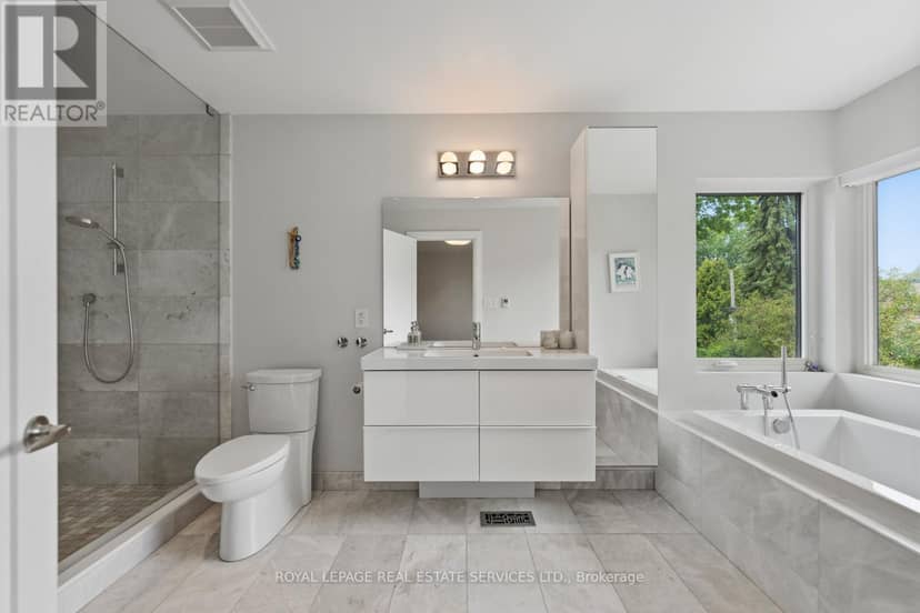 8 Firwood Crescent — photo 27 of 40
