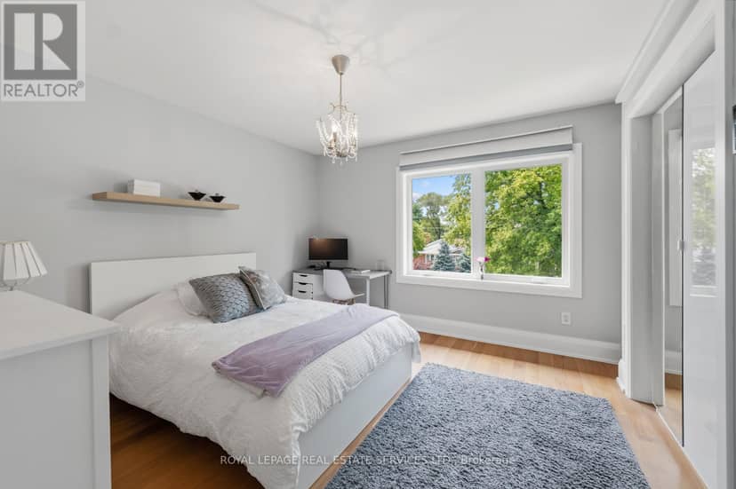 8 Firwood Crescent — photo 32 of 40