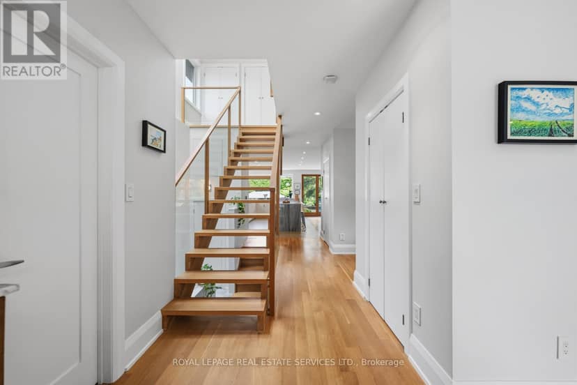 8 Firwood Crescent — photo 5 of 40
