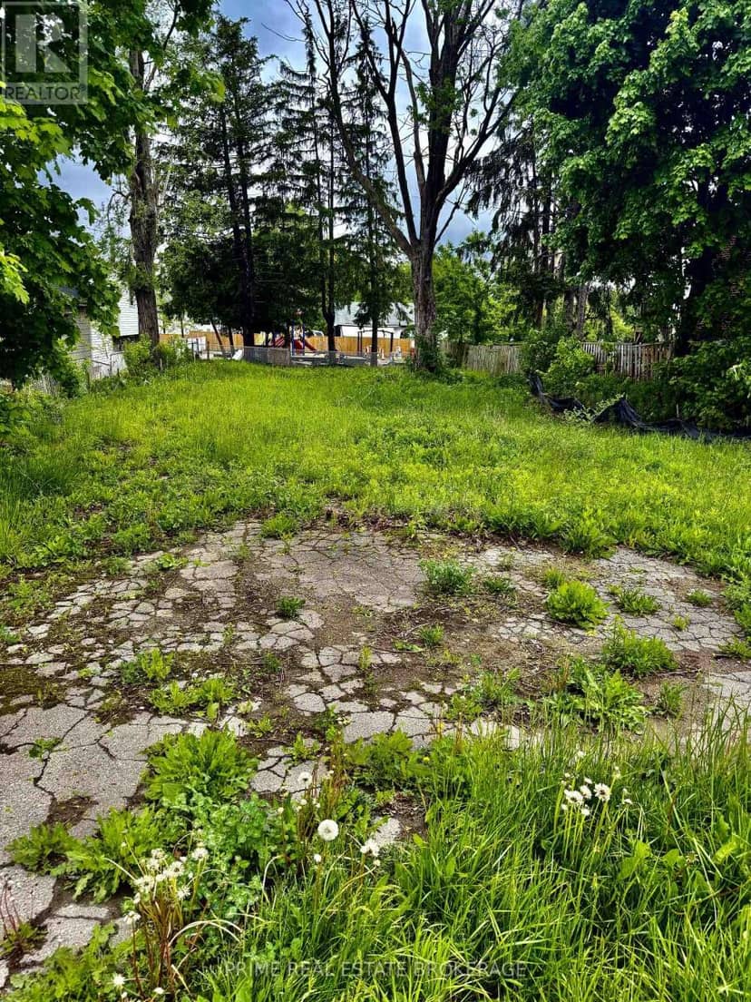 1849 Dundas Street — photo 4 of 6