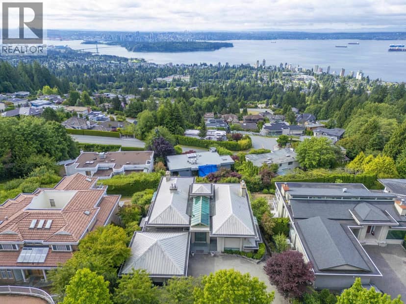 1572 CHIPPENDALE COURT, West Vancouver, photo 2