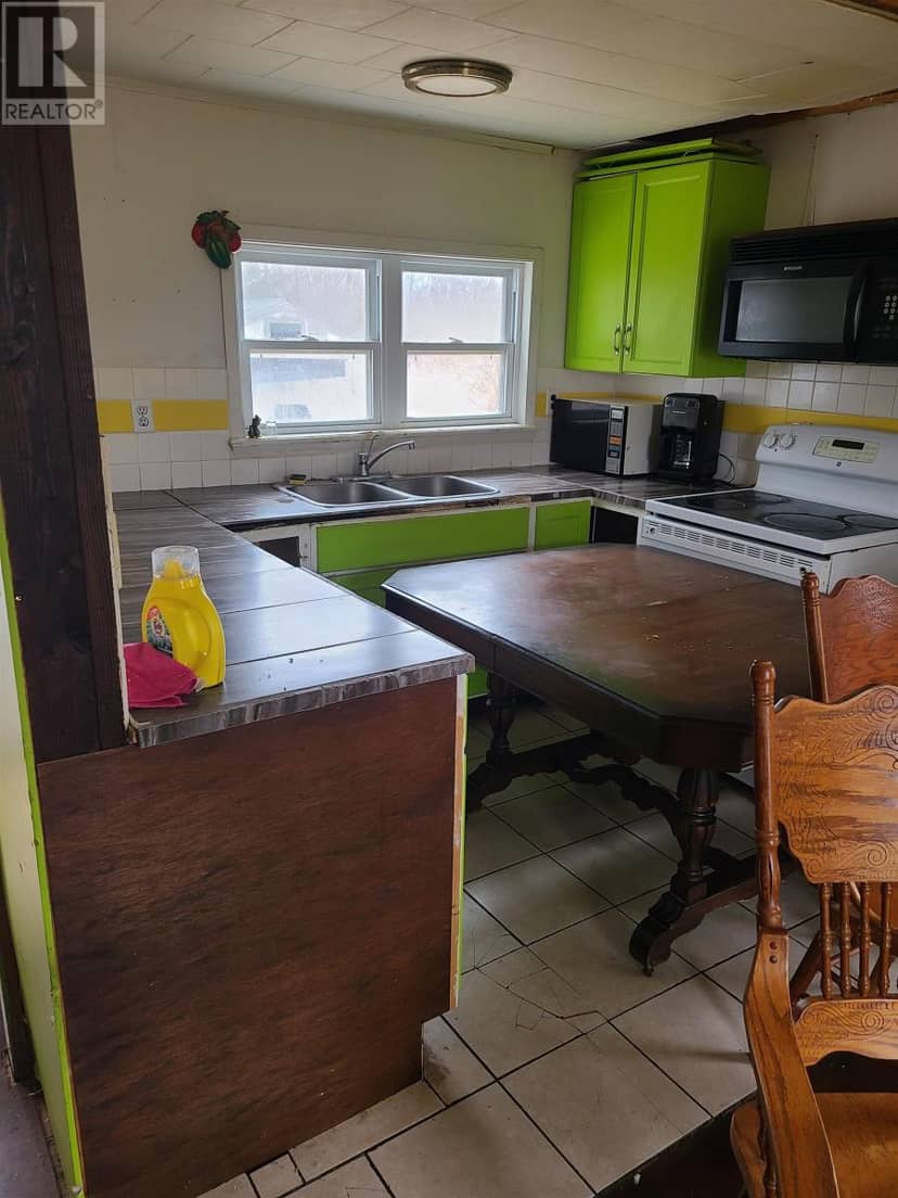 2070 Cape Bear Road — photo 7 of 31