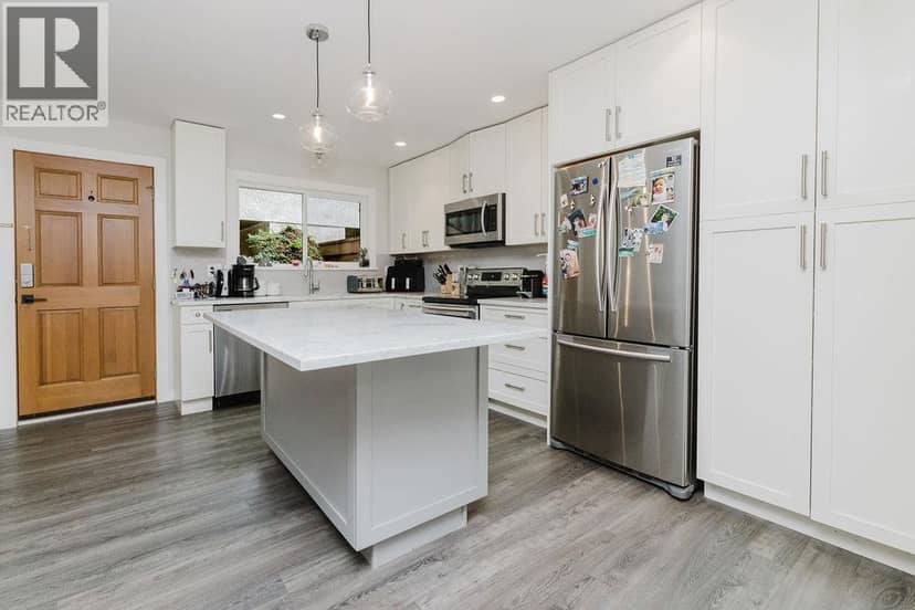 841 NORTH ROAD, Gibsons