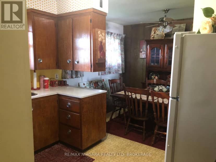 97 Shakespeare Avenue — photo 8 of 20