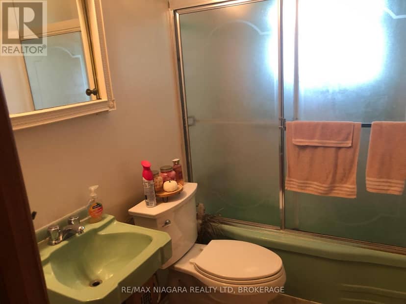 97 Shakespeare Avenue — photo 15 of 20