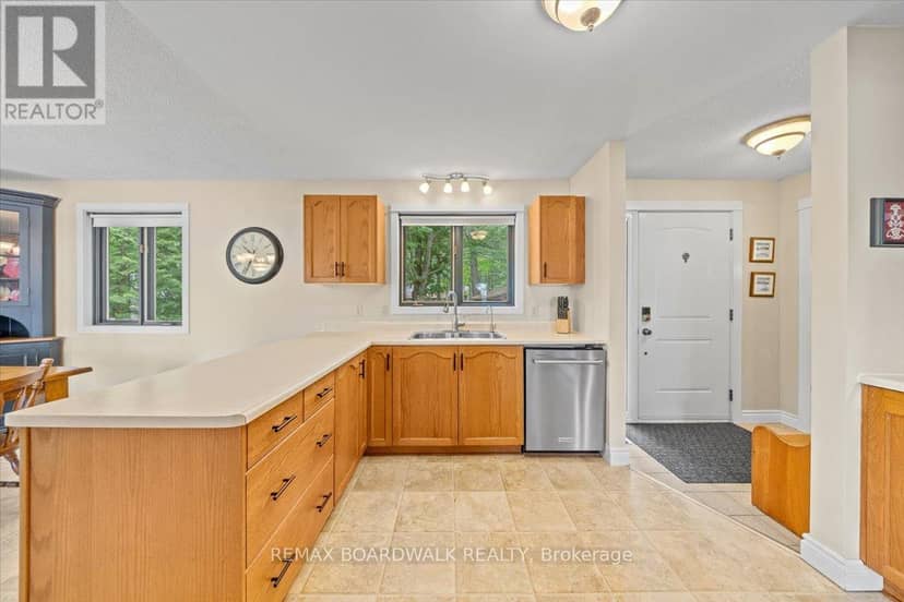 178 Baillie Avenue — photo 9 of 40