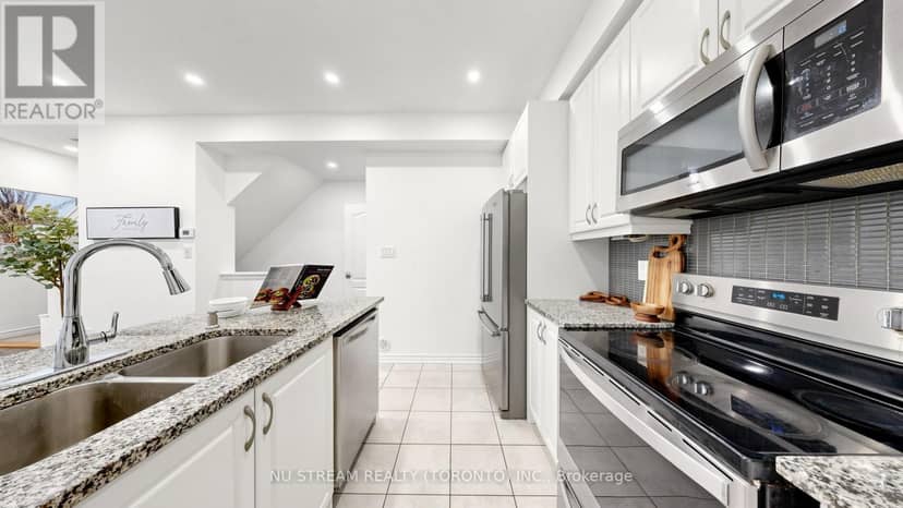 17 - 15 Heron Park Place — photo 18 of 38