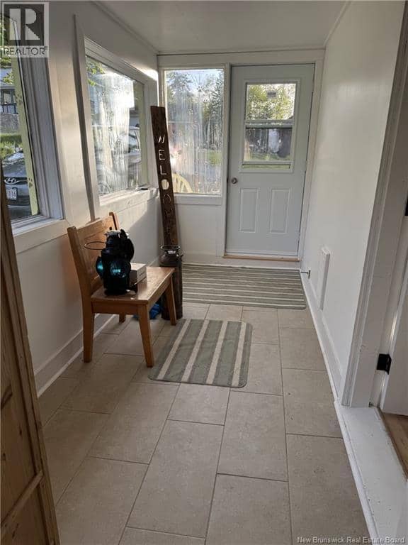 534 Victoria Street — photo 6 of 40