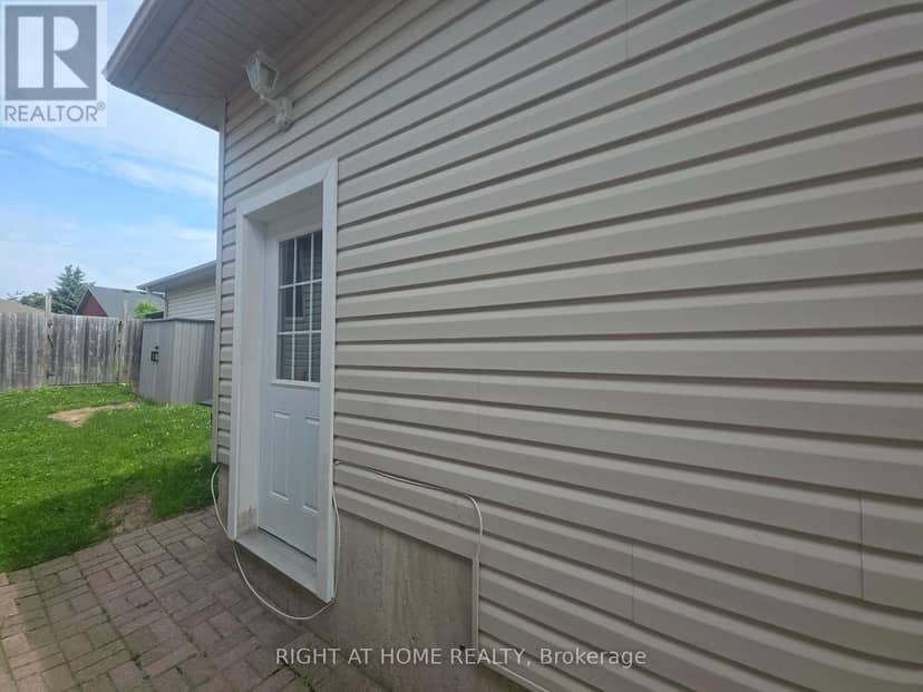162 Hanmer Street E — photo 8 of 16