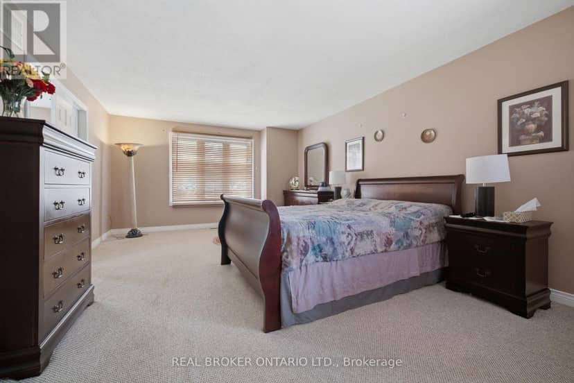 1356 Mapleridge Crescent — photo 18 of 40