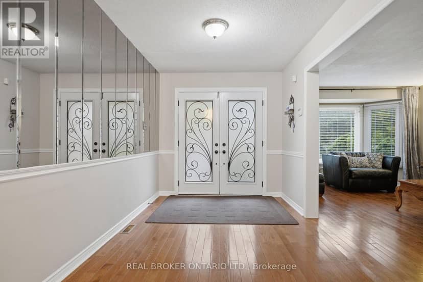 1356 Mapleridge Crescent — photo 3 of 40