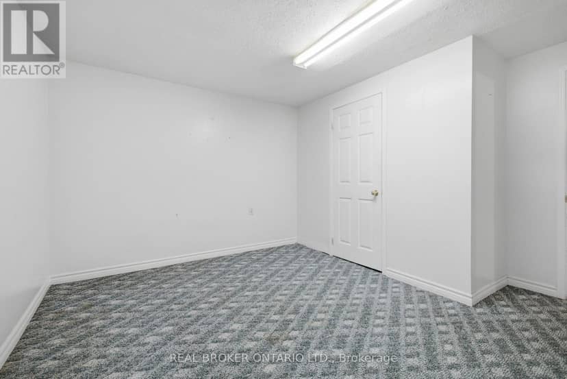 1356 Mapleridge Crescent — photo 35 of 40