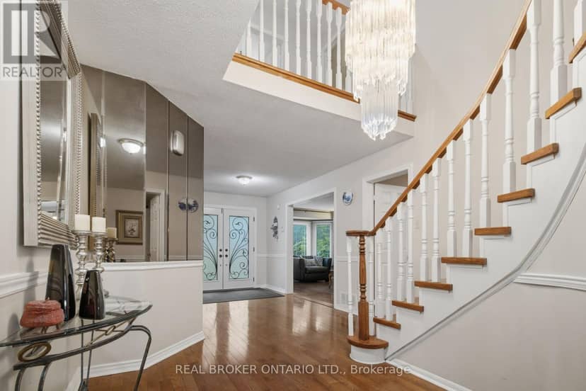 1356 Mapleridge Crescent — photo 6 of 40