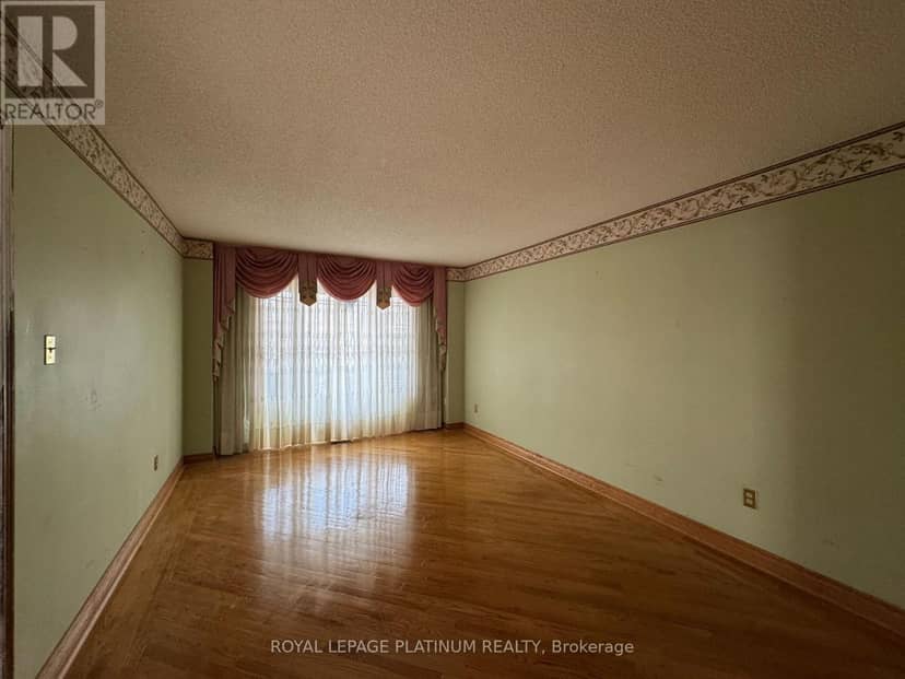 60 Brookfield Court — photo 3 of 24