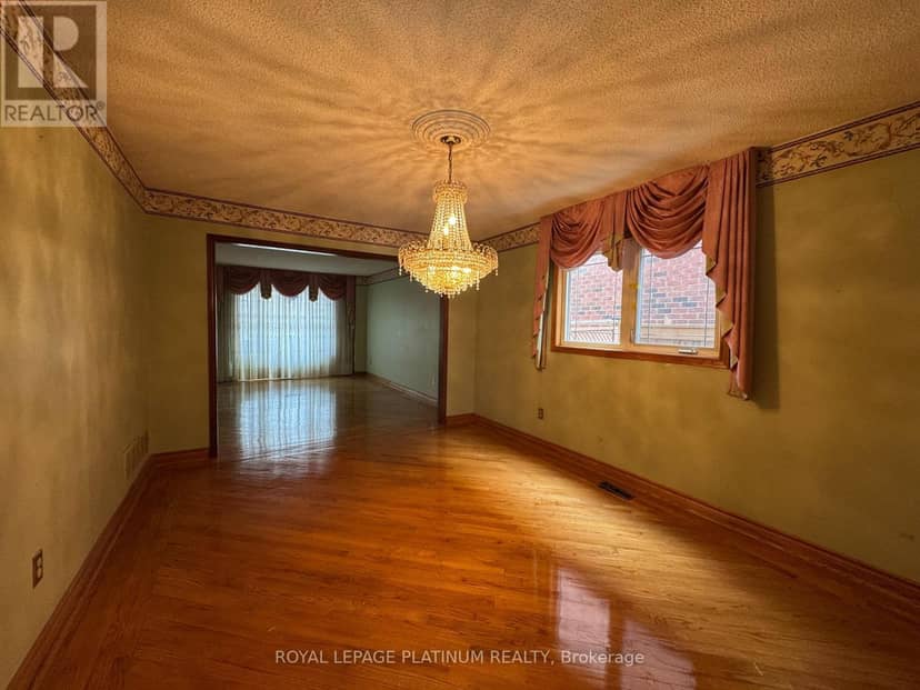 60 Brookfield Court — photo 4 of 24