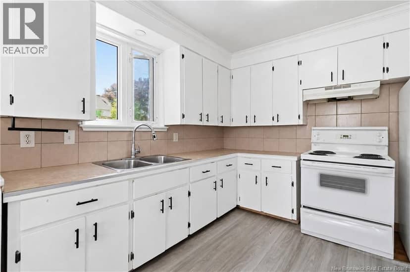 234-236 Ayer Avenue — photo 5 of 30