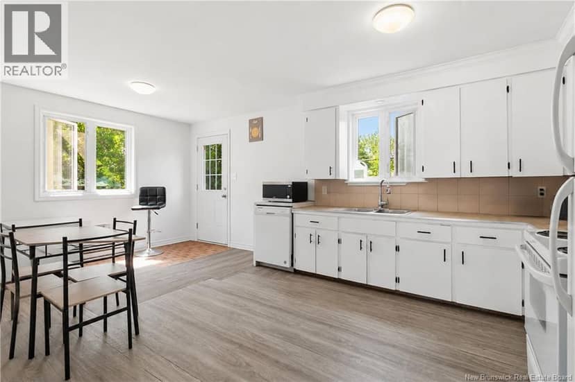 234-236 Ayer Avenue — photo 7 of 30