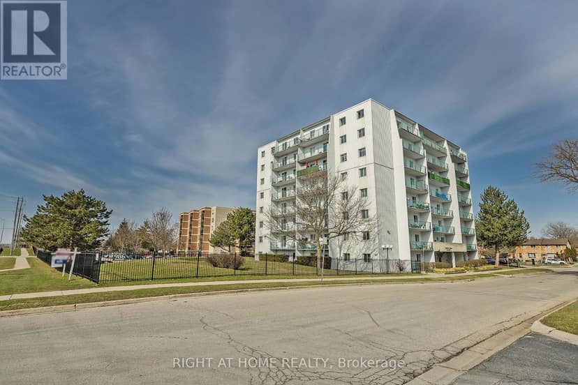 701 - 986 Huron Street — photo 1 of 34