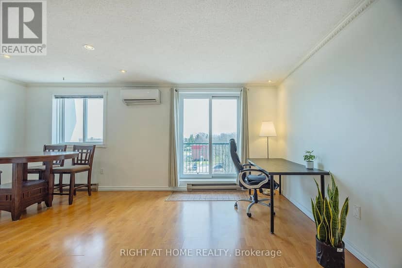701 - 986 Huron Street — photo 12 of 34