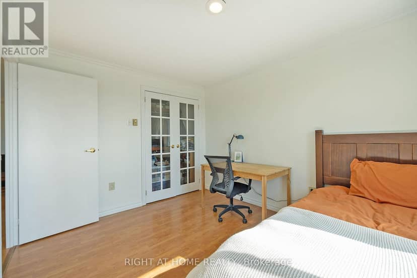 701 - 986 Huron Street — photo 14 of 34