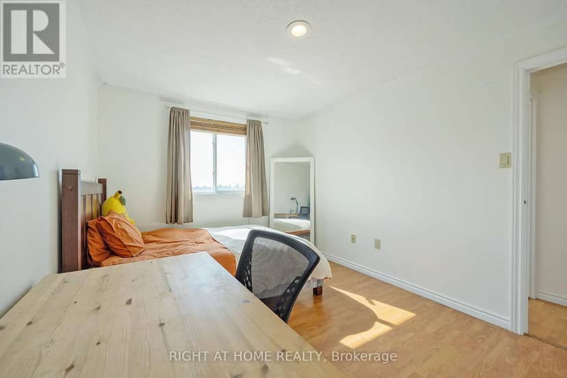 701 - 986 Huron Street — photo 15 of 34
