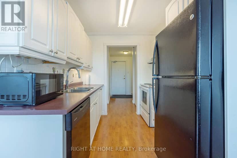701 - 986 Huron Street — photo 21 of 34