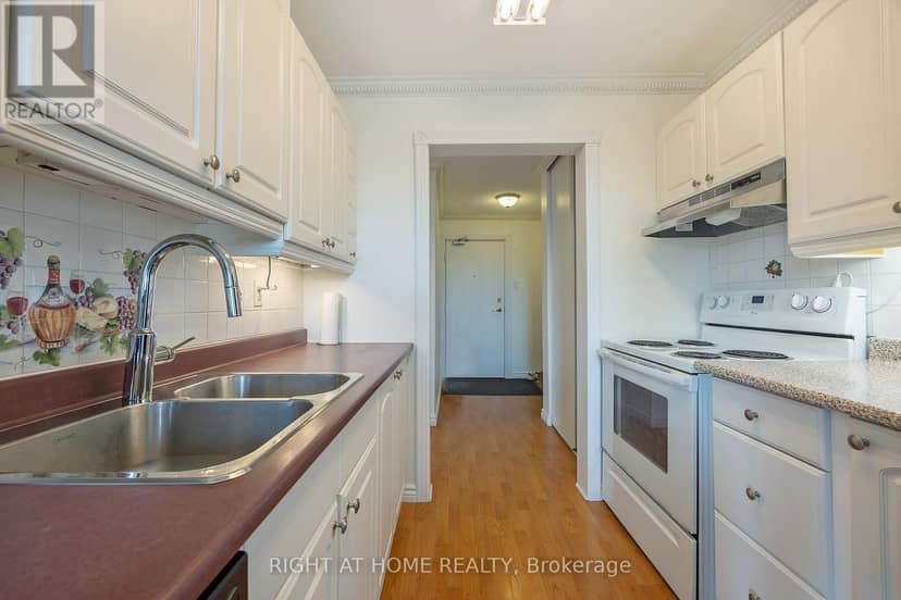 701 - 986 Huron Street — photo 22 of 34