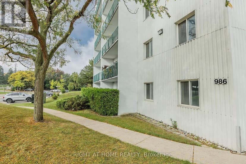 701 - 986 Huron Street — photo 32 of 34