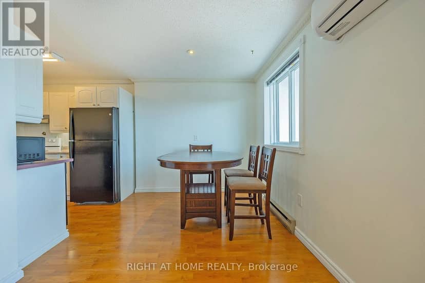 701 - 986 Huron Street — photo 8 of 34