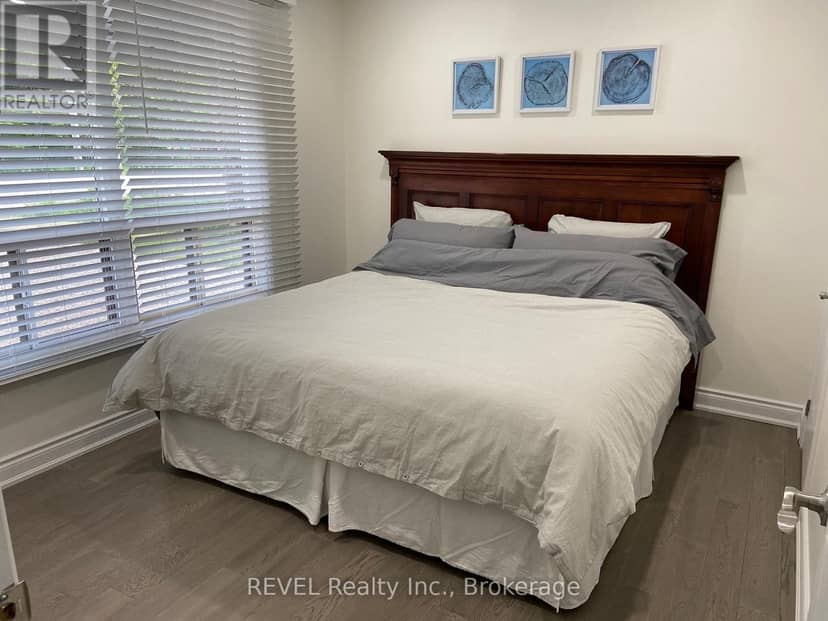 3184 Mosley Street — photo 15 of 24