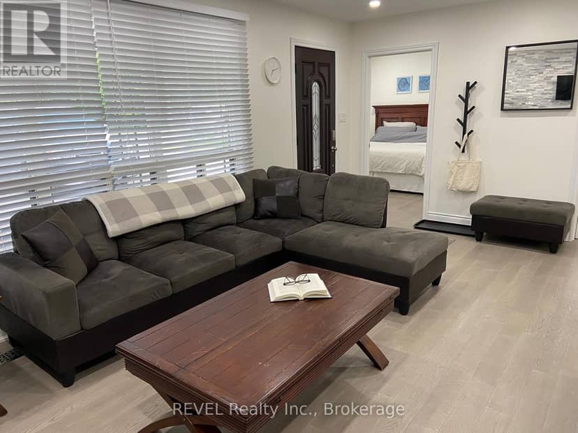 3184 Mosley Street — photo 7 of 24