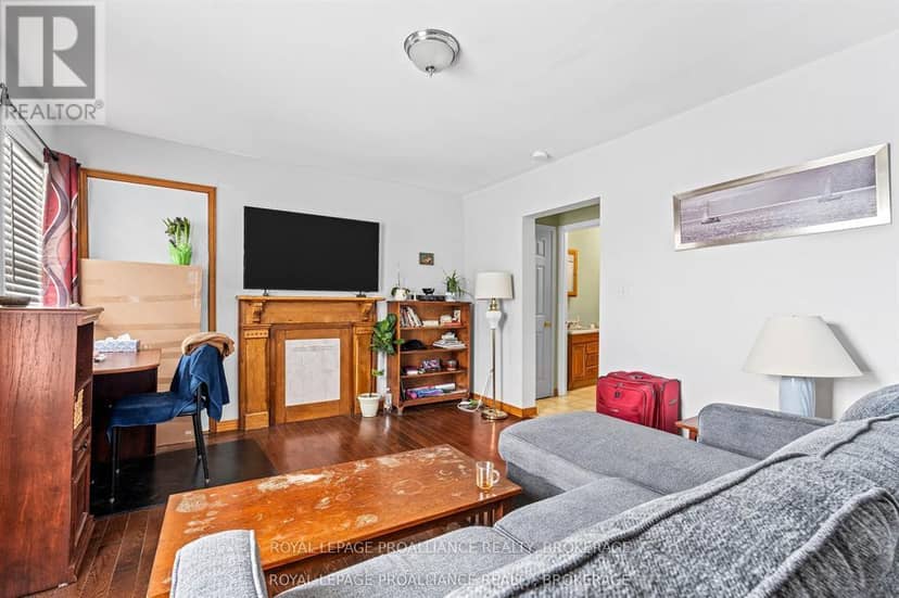 270 Wellington Street — photo 15 of 18