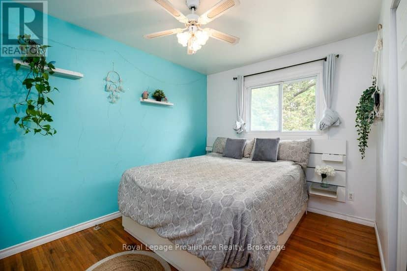 92 Wallbridge Crescent — photo 22 of 40