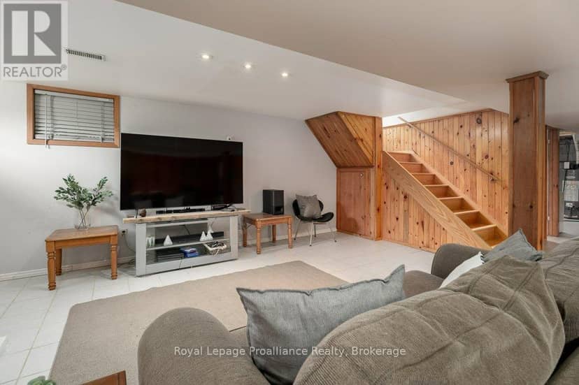 92 Wallbridge Crescent — photo 29 of 40