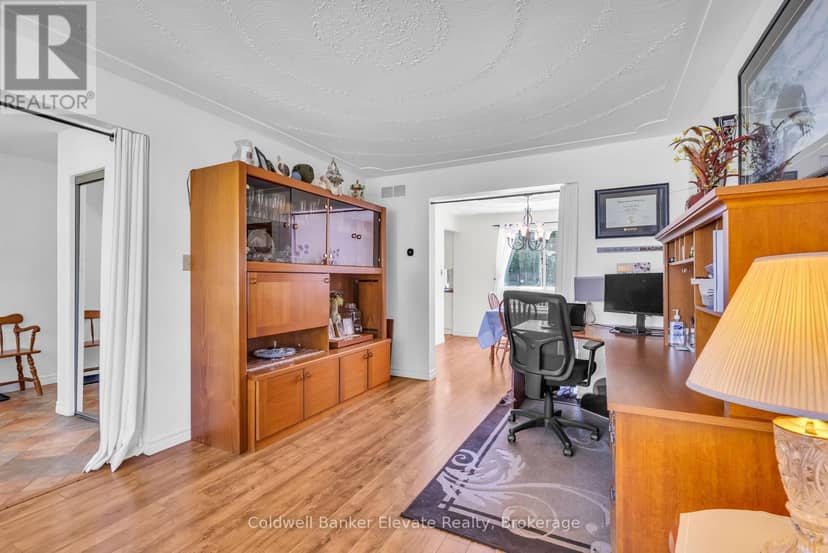 359 Lexington Road — photo 7 of 40