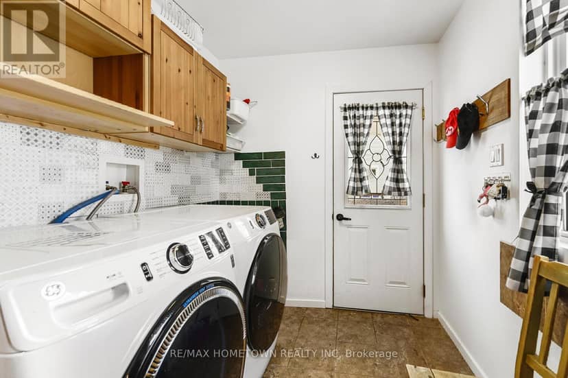 204 Wood Street E — photo 19 of 38