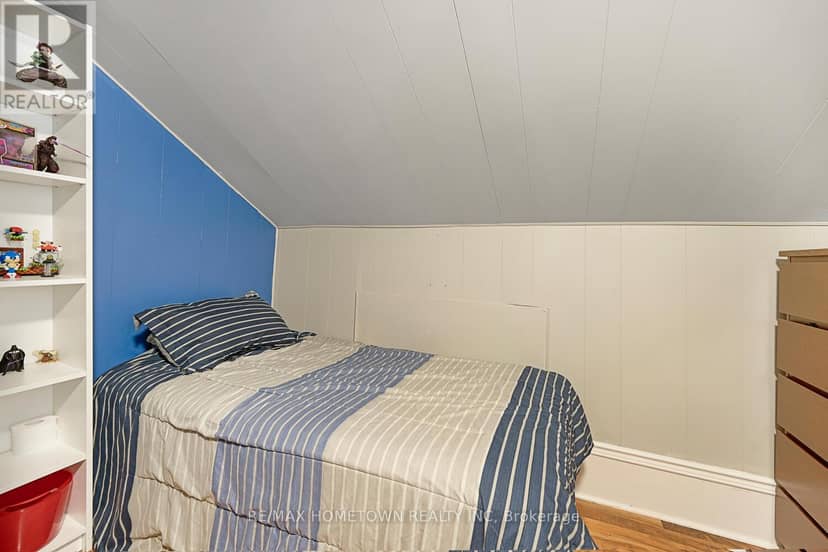204 Wood Street E — photo 25 of 38
