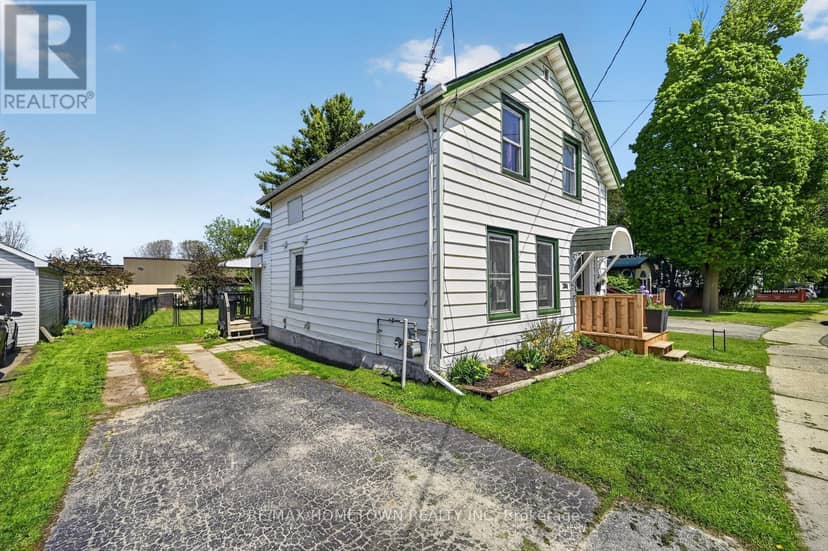 204 Wood Street E — photo 4 of 38