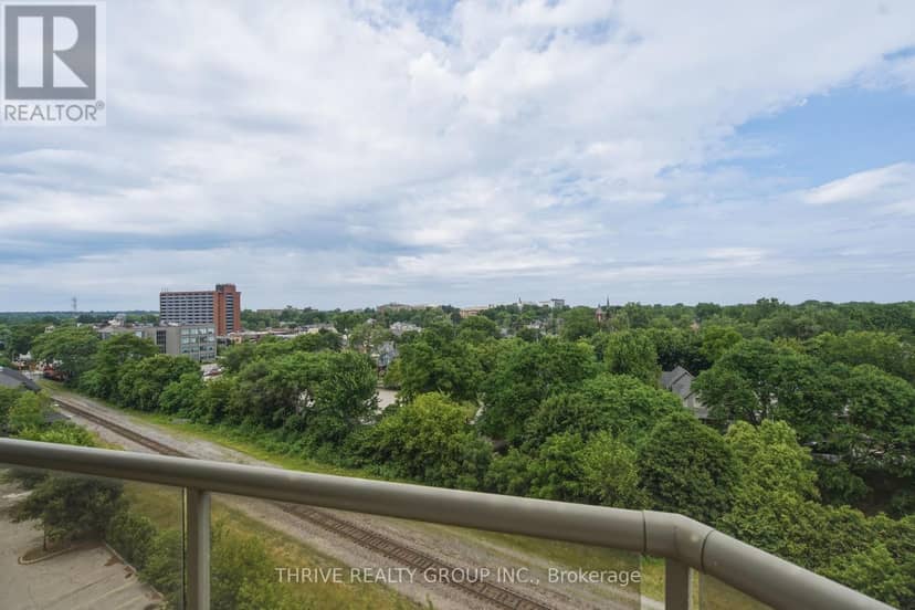 802 - 250 Pall Mall Street — photo 33 of 40