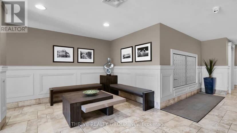 802 - 250 Pall Mall Street — photo 37 of 40