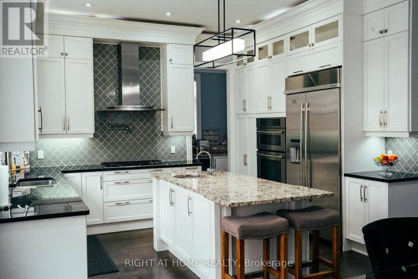 11 Fairmont Close — photo 12 of 25