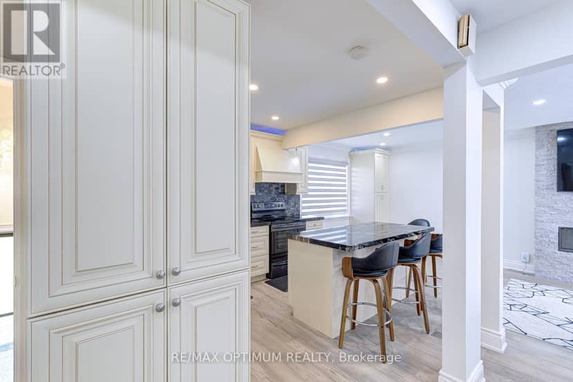 1747 Coram Crescent — photo 16 of 40